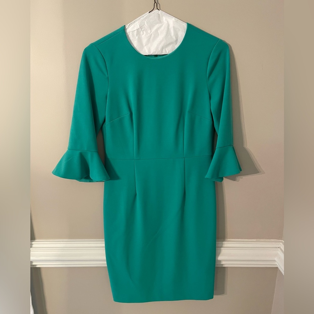 Like new Donna Morgan Green Long Sleeve Dress